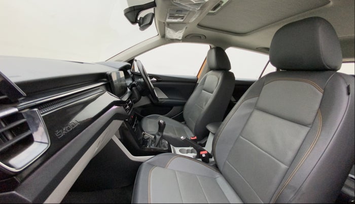 2022 Skoda KUSHAQ STYLE 1.0L TSI MT, Petrol, Manual, 34,005 km, Right Side Front Door Cabin