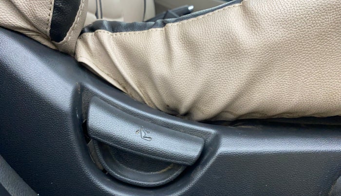 2017 Hyundai Xcent SX 1.2, Petrol, Manual, 76,164 km, Driver Side Adjustment Panel