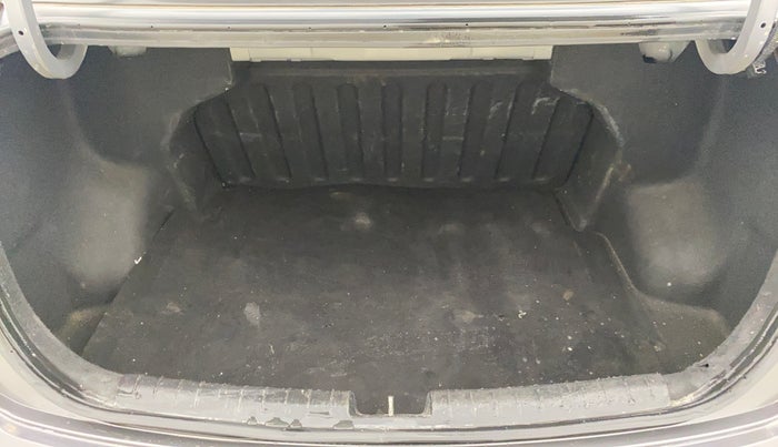 2017 Hyundai Xcent SX 1.2, Petrol, Manual, 76,164 km, Boot Inside