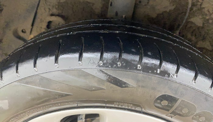 2017 Hyundai Xcent SX 1.2, Petrol, Manual, 76,164 km, Right Rear Tyre Tread