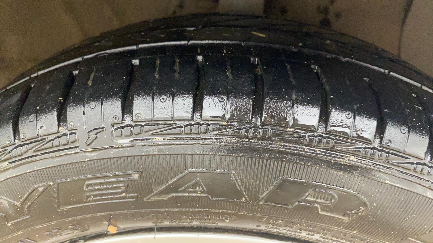 2017 Hyundai Xcent SX 1.2, Petrol, Manual, 75,896 km, Right Front Tyre Tread