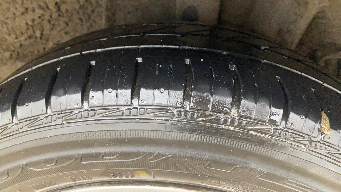 2017 Hyundai Xcent SX 1.2, Petrol, Manual, 75,896 km, Left Rear Tyre Tread