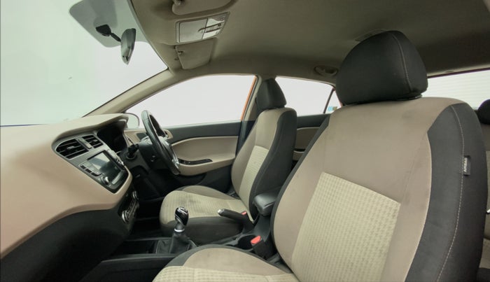 2018 Hyundai Elite i20 ASTA 1.4 CRDI (O), Diesel, Manual, 97,017 km, Right Side Front Door Cabin
