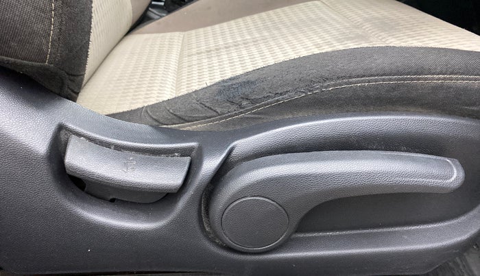 2018 Hyundai Elite i20 ASTA 1.4 CRDI (O), Diesel, Manual, 97,017 km, Driver Side Adjustment Panel