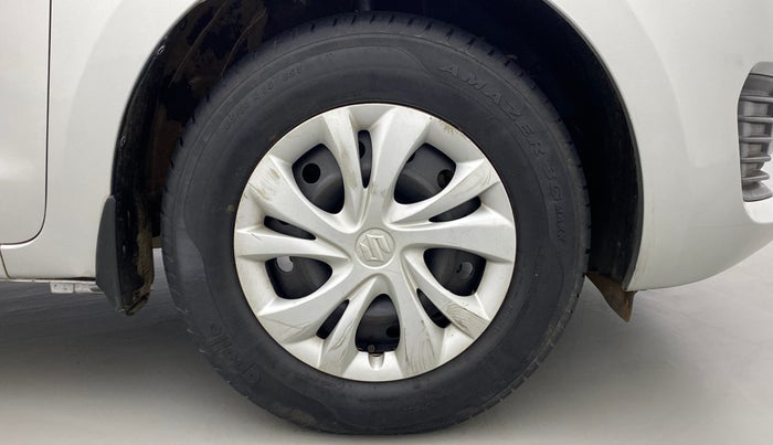 2019 Maruti Swift VXI, Petrol, Manual, 44,378 km, Right Front Wheel