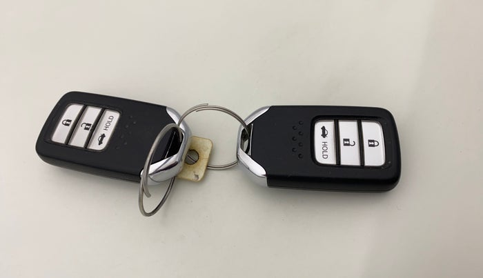 2018 Honda Amaze 1.2L I-VTEC V, Petrol, Manual, 1,16,034 km, Key Close Up