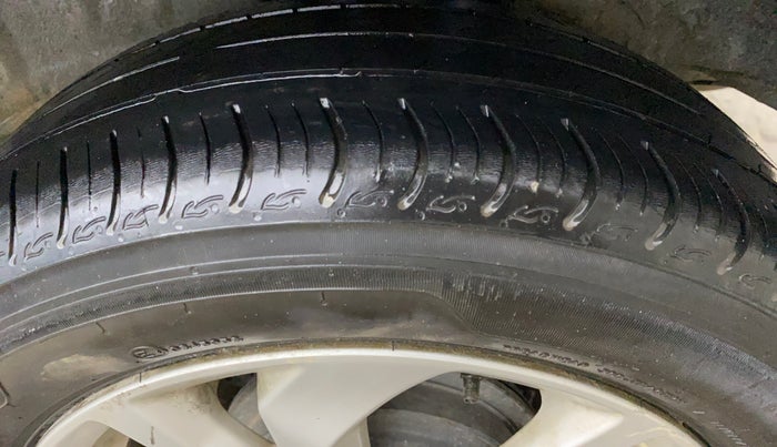 2018 Honda Amaze 1.2L I-VTEC V, Petrol, Manual, 1,16,034 km, Left Rear Tyre Tread