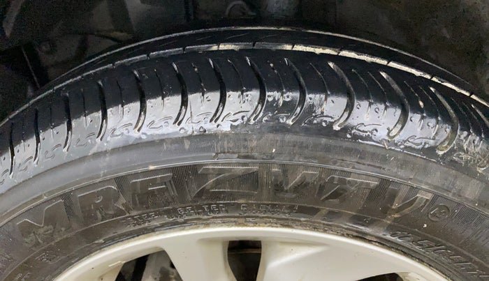 2018 Honda Amaze 1.2L I-VTEC V, Petrol, Manual, 1,16,034 km, Left Front Tyre Tread