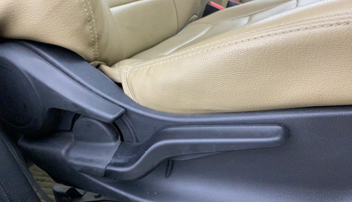 2018 Honda Amaze 1.2L I-VTEC V, Petrol, Manual, 1,16,034 km, Driver Side Adjustment Panel