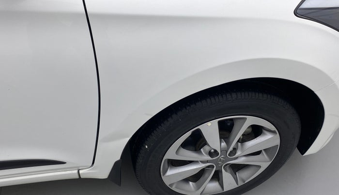 2017 Hyundai Elite i20 ASTA 1.2 (O), Petrol, Manual, 17,988 km, Right fender - Slightly dented
