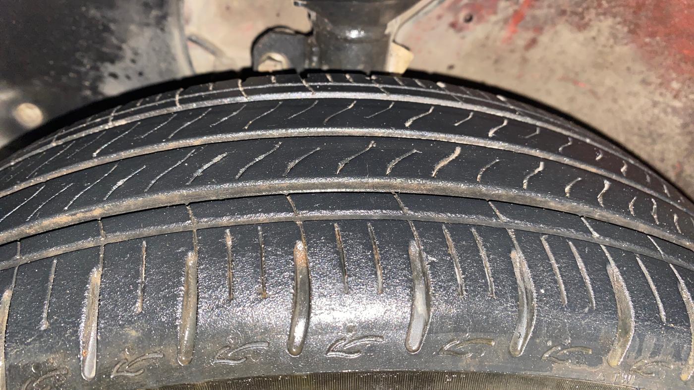 2018 Maruti IGNIS ZETA 1.2, Petrol, Manual, 1,04,808 km, Left Front Tyre Tread