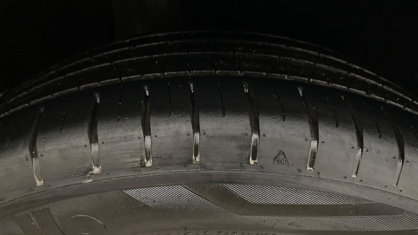 2017 Maruti Baleno ZETA PETROL 1.2, Petrol, Manual, 99,120 km, Right Rear Tyre Tread