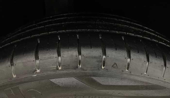 2017 Maruti Baleno ZETA PETROL 1.2, Petrol, Manual, 98,971 km, Right Rear Tyre Tread