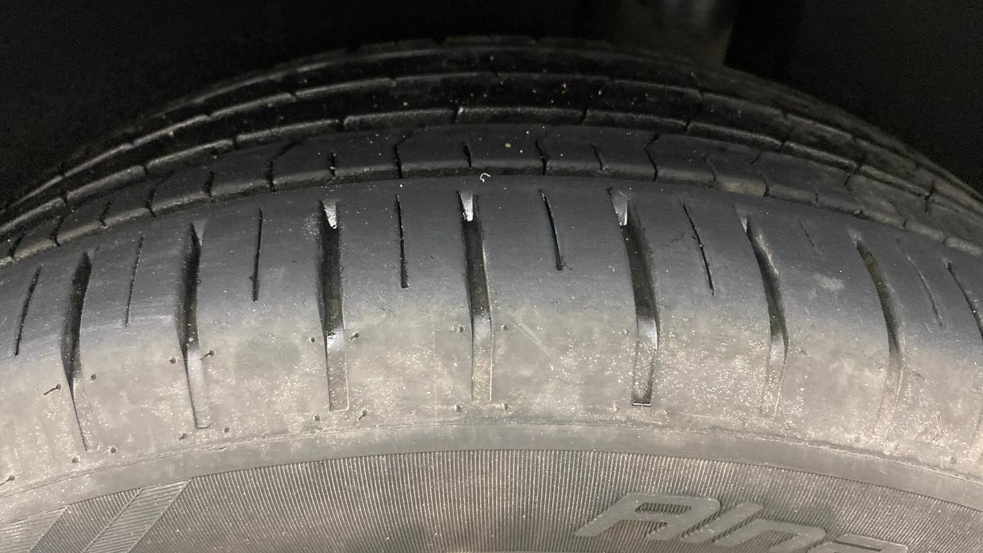 2017 Maruti Baleno ZETA PETROL 1.2, Petrol, Manual, 99,120 km, Left Rear Tyre Tread