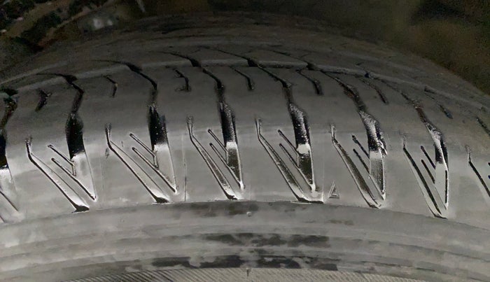 2022 Tata Safari XZA PLUS 6S ADVENTURE, Diesel, Automatic, 21,483 km, Left Front Tyre Tread