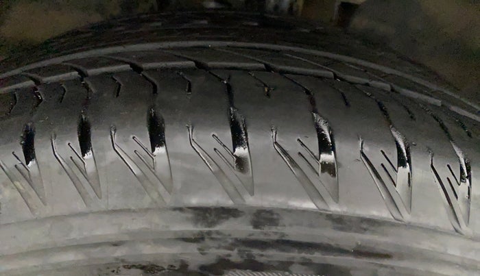 2022 Tata Safari XZA PLUS 6S ADVENTURE, Diesel, Automatic, 21,483 km, Right Rear Tyre Tread