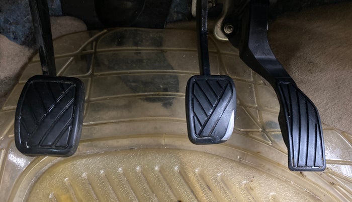 2015 Maruti Swift Dzire VXI, Petrol, Manual, 65,853 km, Pedals