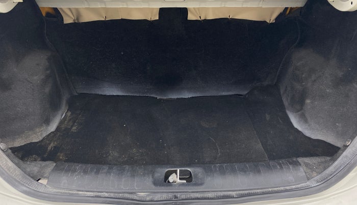 2015 Maruti Swift Dzire VXI, Petrol, Manual, 65,853 km, Boot Inside