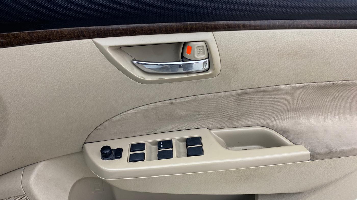 2015 Maruti Swift Dzire VXI, Petrol, Manual, 65,853 km, Driver Side Door Panels Control