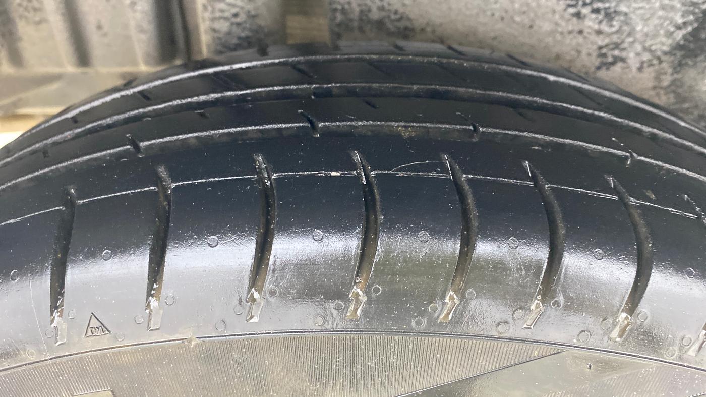 2015 Maruti Swift Dzire VXI, Petrol, Manual, 65,853 km, Right Rear Tyre Tread