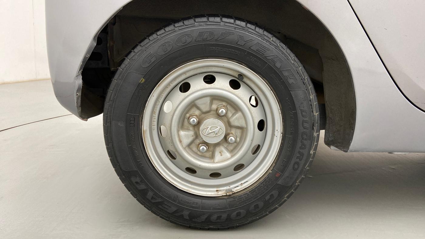 2012 Hyundai Eon D-LITE+, Petrol, Manual, 31,576 km, Right Rear Wheel