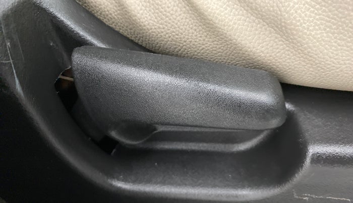 2016 Maruti Wagon R 1.0 VXI AMT, Petrol, Automatic, 46,138 km, Driver Side Adjustment Panel