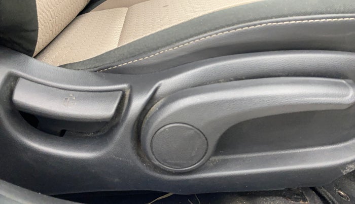 2016 Hyundai Elite i20 SPORTZ 1.2, Petrol, Manual, 32,569 km, Driver Side Adjustment Panel