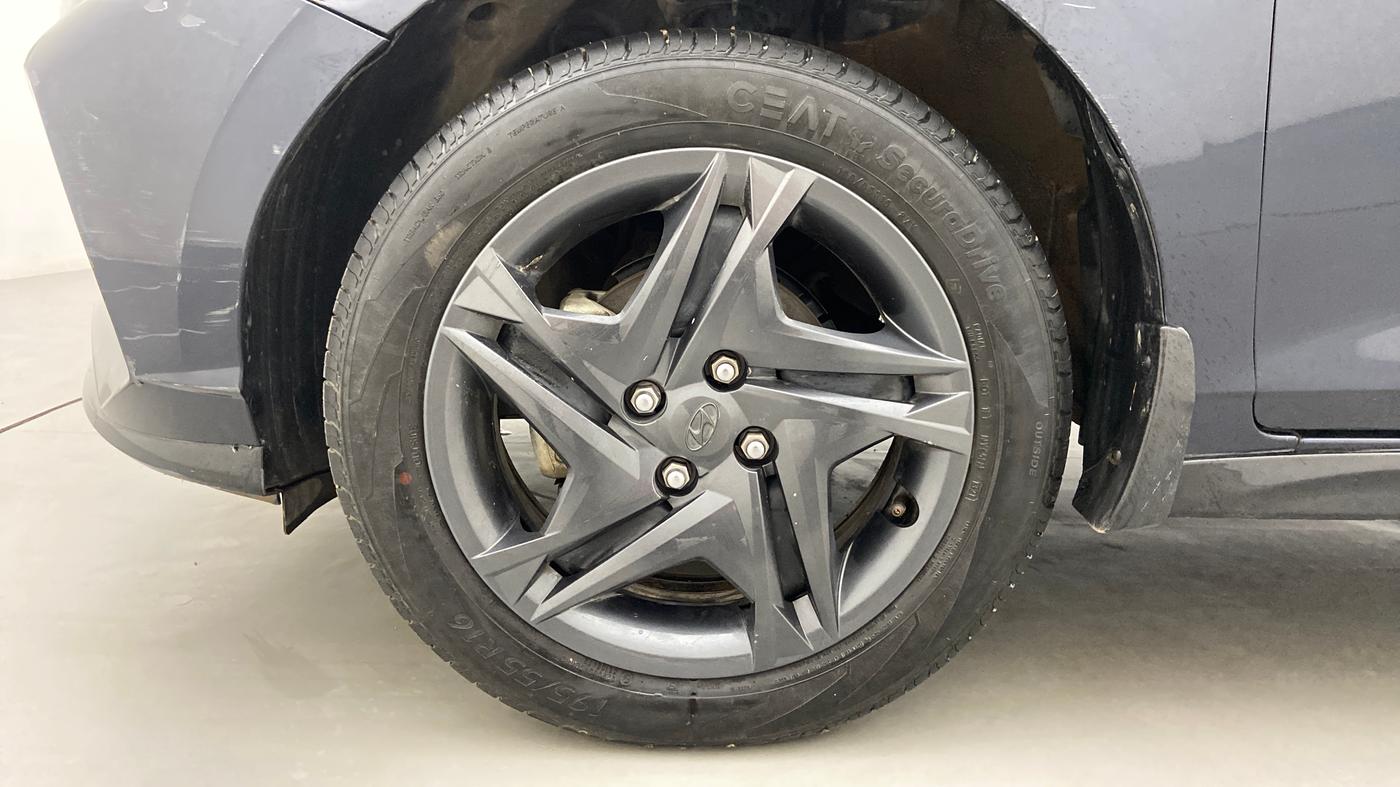 2021 Hyundai NEW I20 SPORTZ 1.2 AT, Petrol, Automatic, 12,665 km, Left Front Wheel