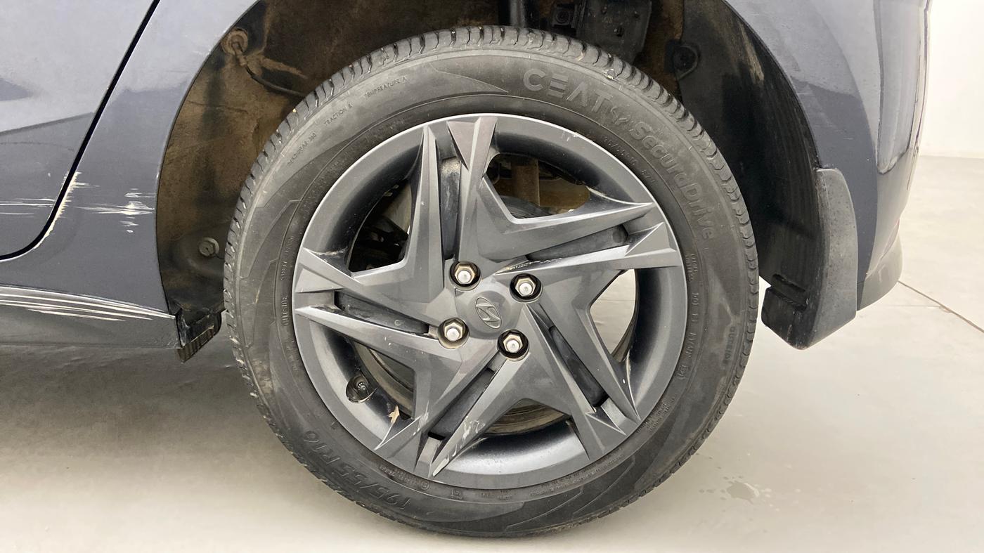 2021 Hyundai NEW I20 SPORTZ 1.2 AT, Petrol, Automatic, 12,665 km, Left Rear Wheel
