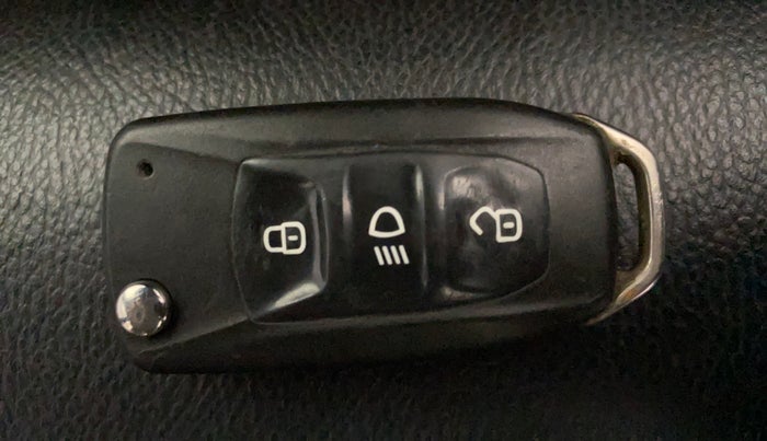 2020 Tata Tiago XZ PLUS DUAL TONE PETROL, Petrol, Manual, 91,700 km, Key Close Up