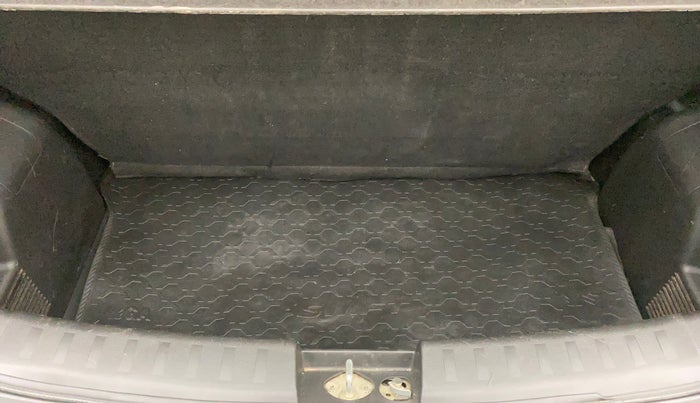 2013 Maruti Swift VXI, Petrol, Manual, 80,134 km, Boot Inside