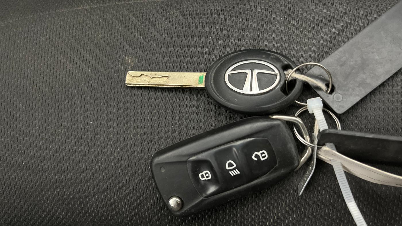 2019 Tata NEXON XM PETROL, Petrol, Manual, 93,271 km, Key Close Up