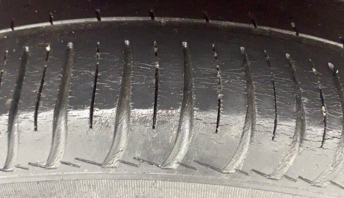 2018 Honda Amaze 1.5L I-DTEC VX, Diesel, Manual, 70,183 km, Right Rear Tyre Tread