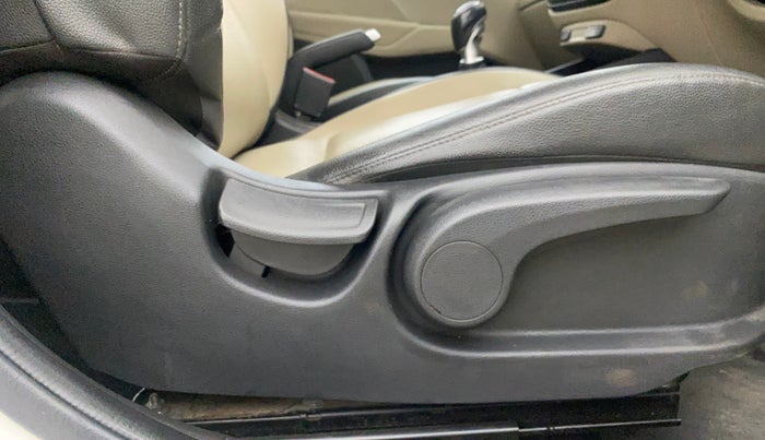 2018 Hyundai Verna 1.6 VTVT SX O, Petrol, Manual, 32,054 km, Driver Side Adjustment Panel