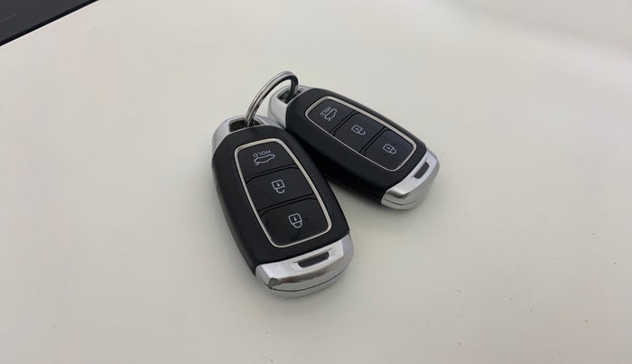 2018 Hyundai Verna 1.6 VTVT SX O, Petrol, Manual, 32,054 km, Key Close Up