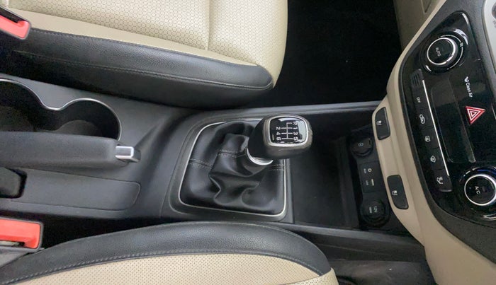 2018 Hyundai Verna 1.6 VTVT SX O, Petrol, Manual, 32,054 km, Gear Lever