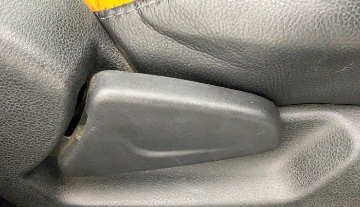 2019 Renault Kwid CLIMBER 1.0, Petrol, Manual, 52,231 km, Driver Side Adjustment Panel