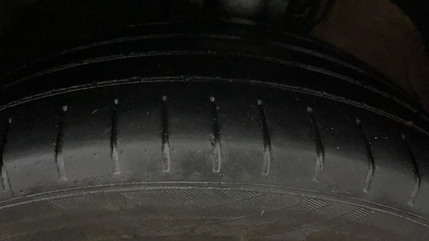 2019 Volkswagen Polo HIGHLINE PLUS 1.0, Petrol, Manual, 53,341 km, Left Front Tyre Tread