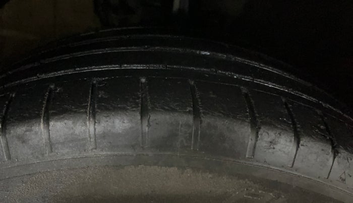 2019 Volkswagen Polo HIGHLINE PLUS 1.0, Petrol, Manual, 50,774 km, Right Front Tyre Tread