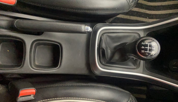 2022 Maruti S Cross ZETA 1.5, Petrol, Manual, 89,654 km, Gear Lever