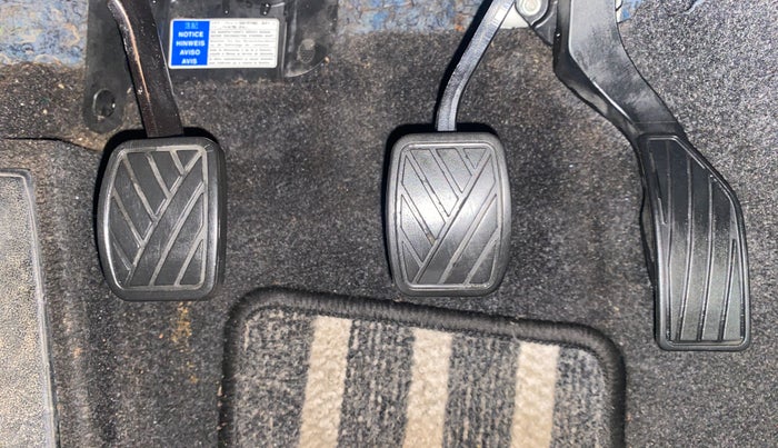 2022 Maruti S Cross ZETA 1.5, Petrol, Manual, 89,654 km, Pedals