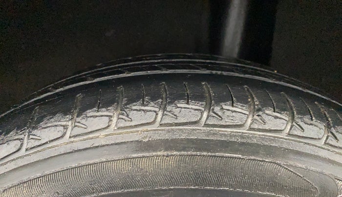 2017 Maruti Baleno DELTA PETROL 1.2, Petrol, Manual, 65,884 km, Left Rear Tyre Tread