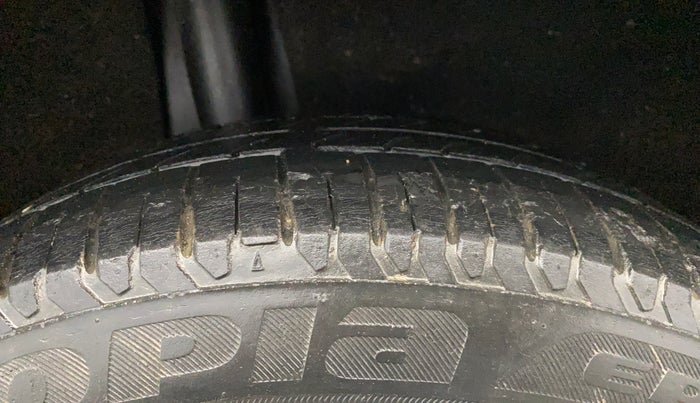 2017 Maruti Baleno DELTA PETROL 1.2, Petrol, Manual, 65,884 km, Right Rear Tyre Tread