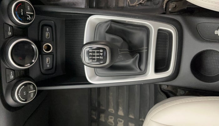 2021 Hyundai VENUE SX 1.0 TURBO, Petrol, Manual, 44,609 km, Gear Lever