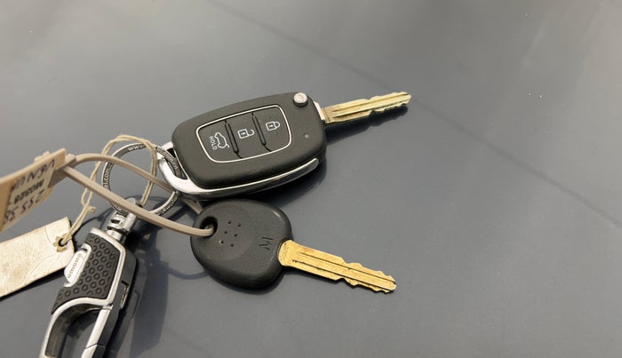 2021 Hyundai VENUE SX 1.0 TURBO, Petrol, Manual, 44,609 km, Key Close Up