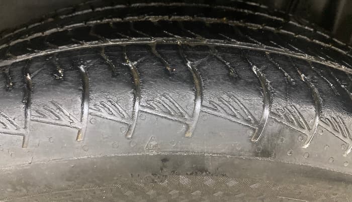 2022 Maruti Grand Vitara ALPHA SMART HYBRID AT, Petrol, Automatic, 91,661 km, Left Rear Tyre Tread