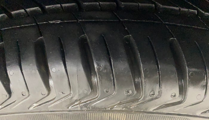 2014 Renault Scala RXL PETROL, Petrol, Manual, 72,419 km, Left Rear Tyre Tread