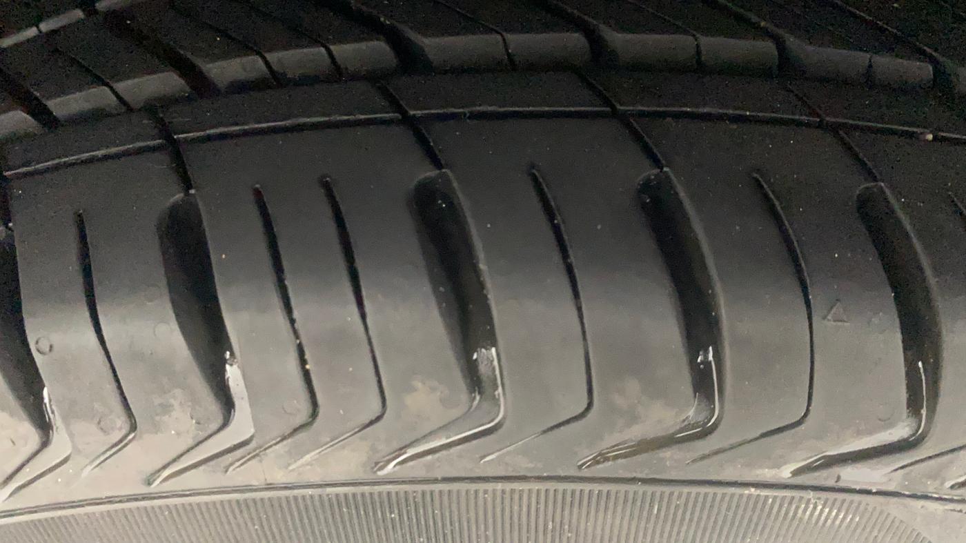 2014 Renault Scala RXL PETROL, Petrol, Manual, 72,419 km, Right Rear Tyre Tread