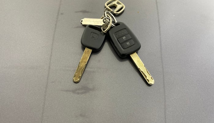 2018 Honda WR-V 1.2L I-VTEC VX MT, Petrol, Manual, 17,072 km, Key Close Up