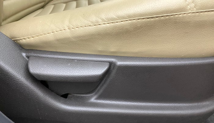 2011 Hyundai Eon ERA, Petrol, Manual, 41,230 km, Driver Side Adjustment Panel